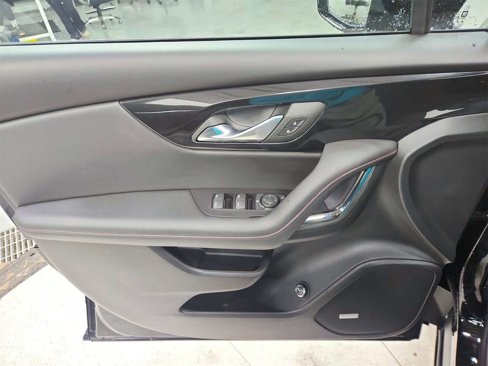 Used 2025 Chevrolet Blazer RS image 32