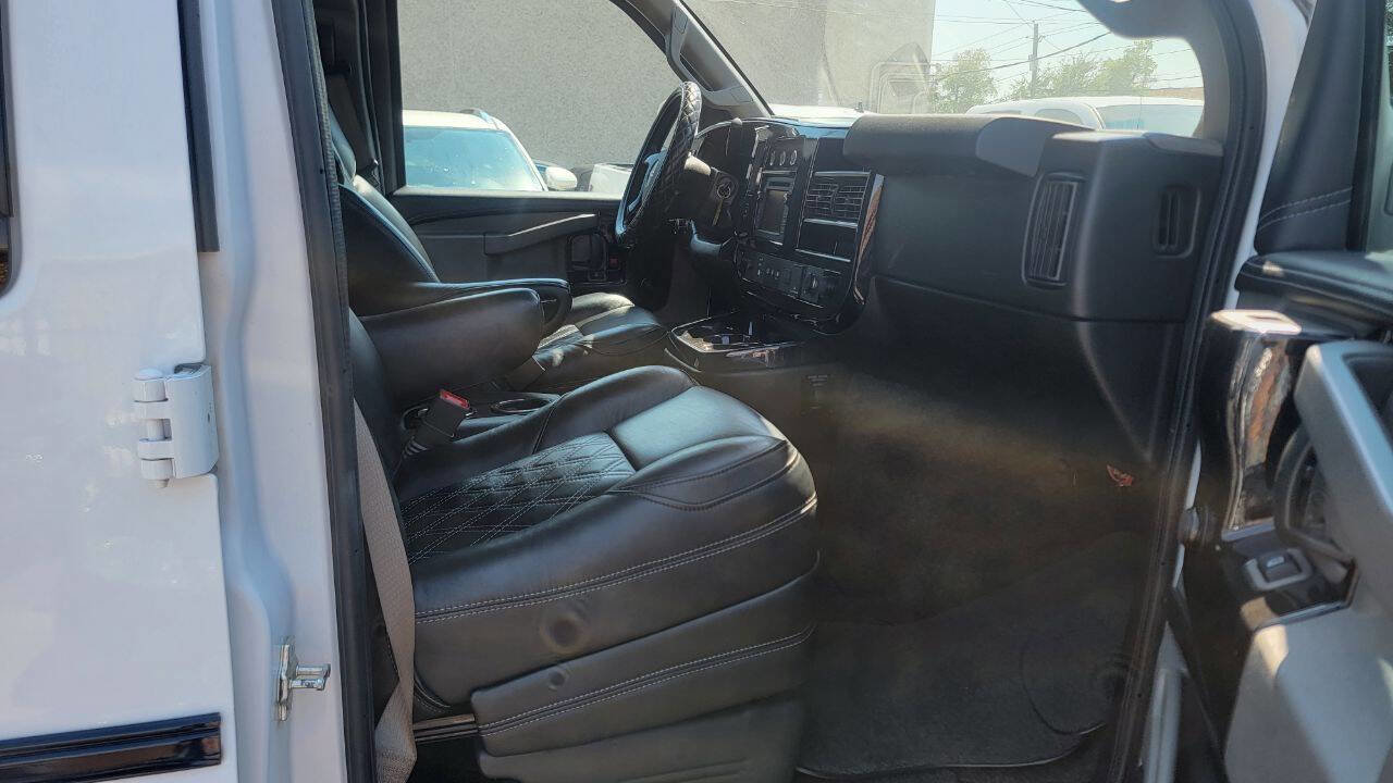 Used 2021 GMC Savana 2500 2500 3dr Cargo Van w/ Enhanced Convenience Package image 13