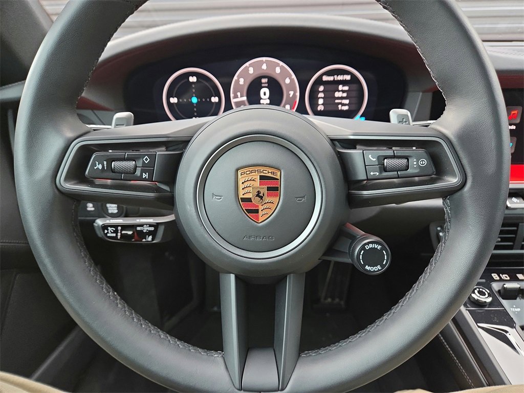 Used 2025 Porsche 911 Carrera image 9