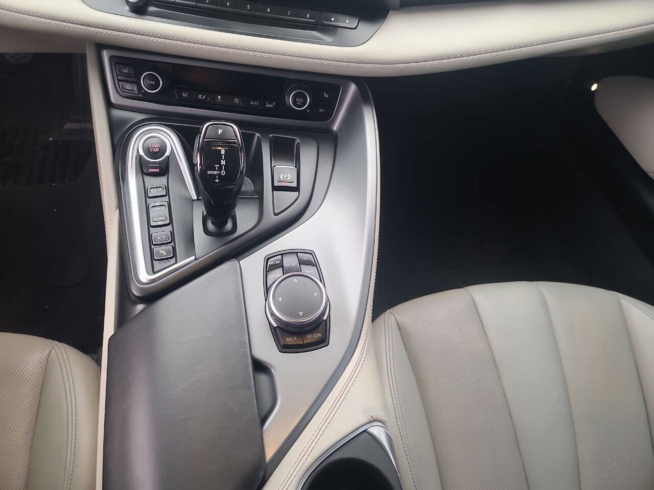 Used 2015 BMW i8 image 18