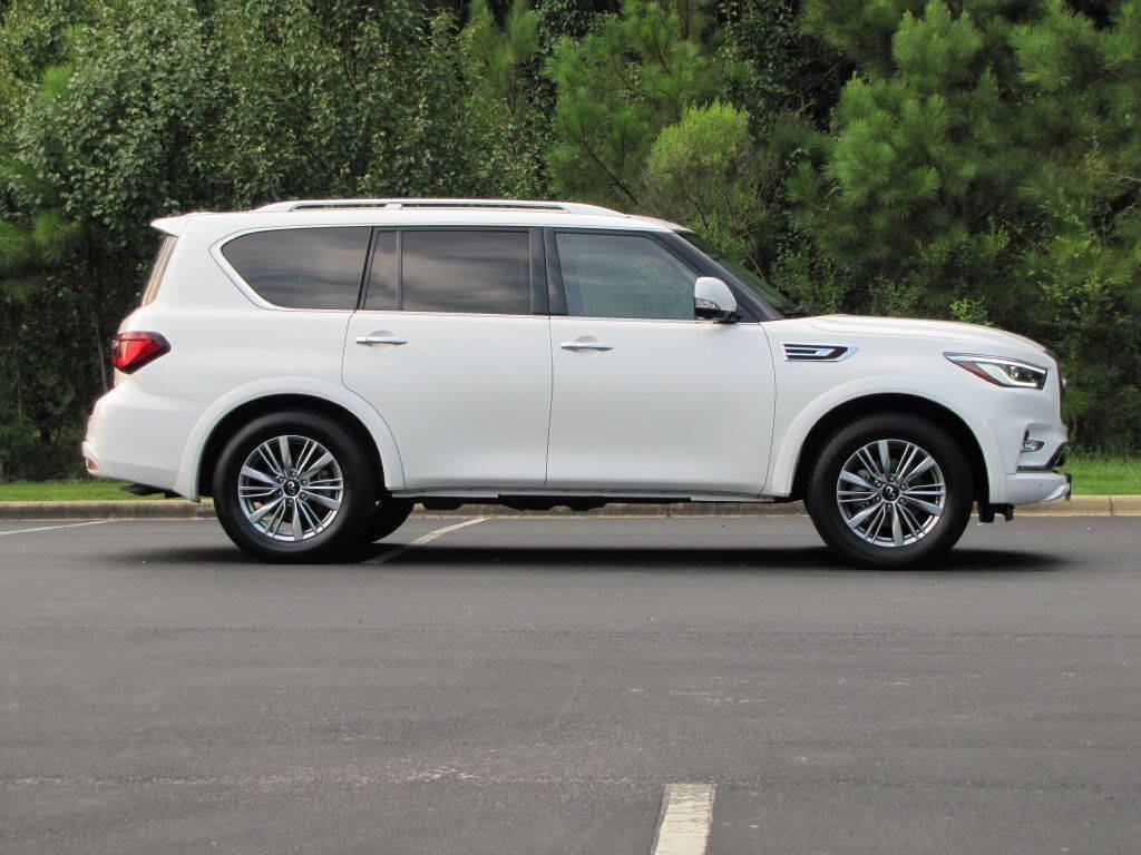 Used 2023 INFINITI QX80 Luxe w/ Cargo Package AWD/4WD image 4