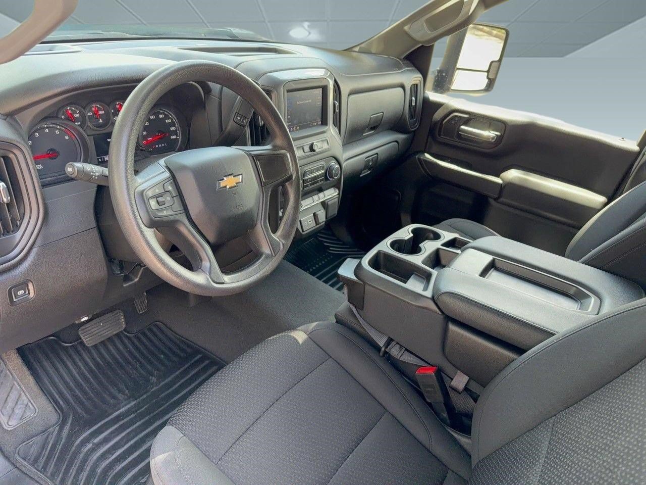 Certified 2024 Chevrolet Silverado 2500 Custom AWD/4WD image 4