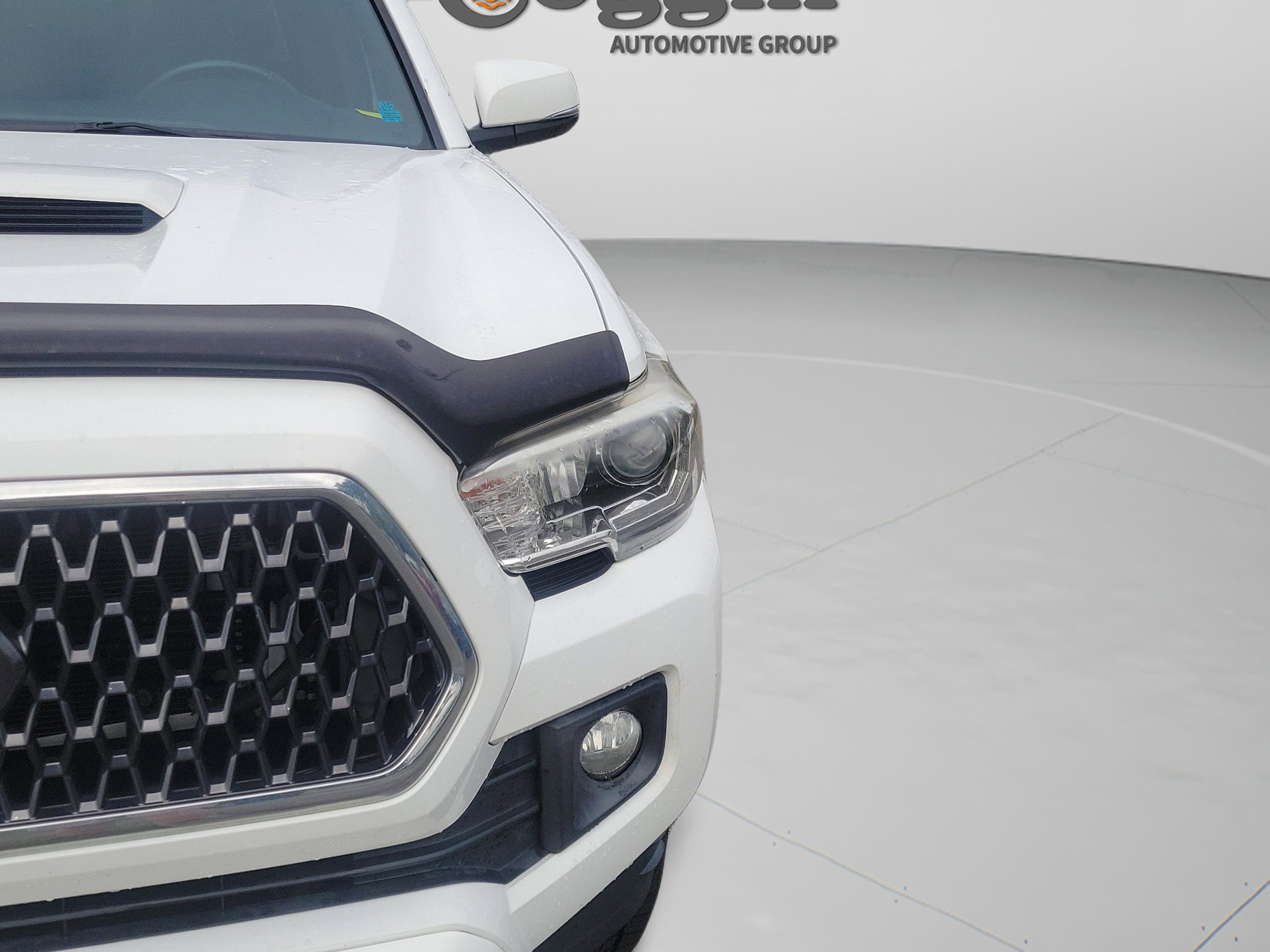 Used 2018 Toyota Tacoma TRD Sport RWD image 9