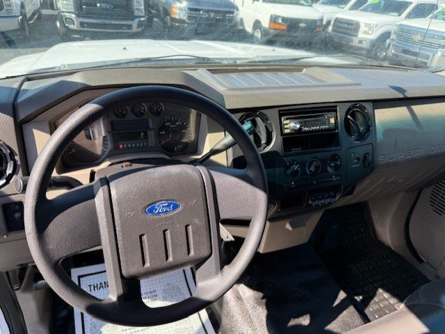 Used 2009 Ford F550 2WD Regular Cab Super Duty image 16