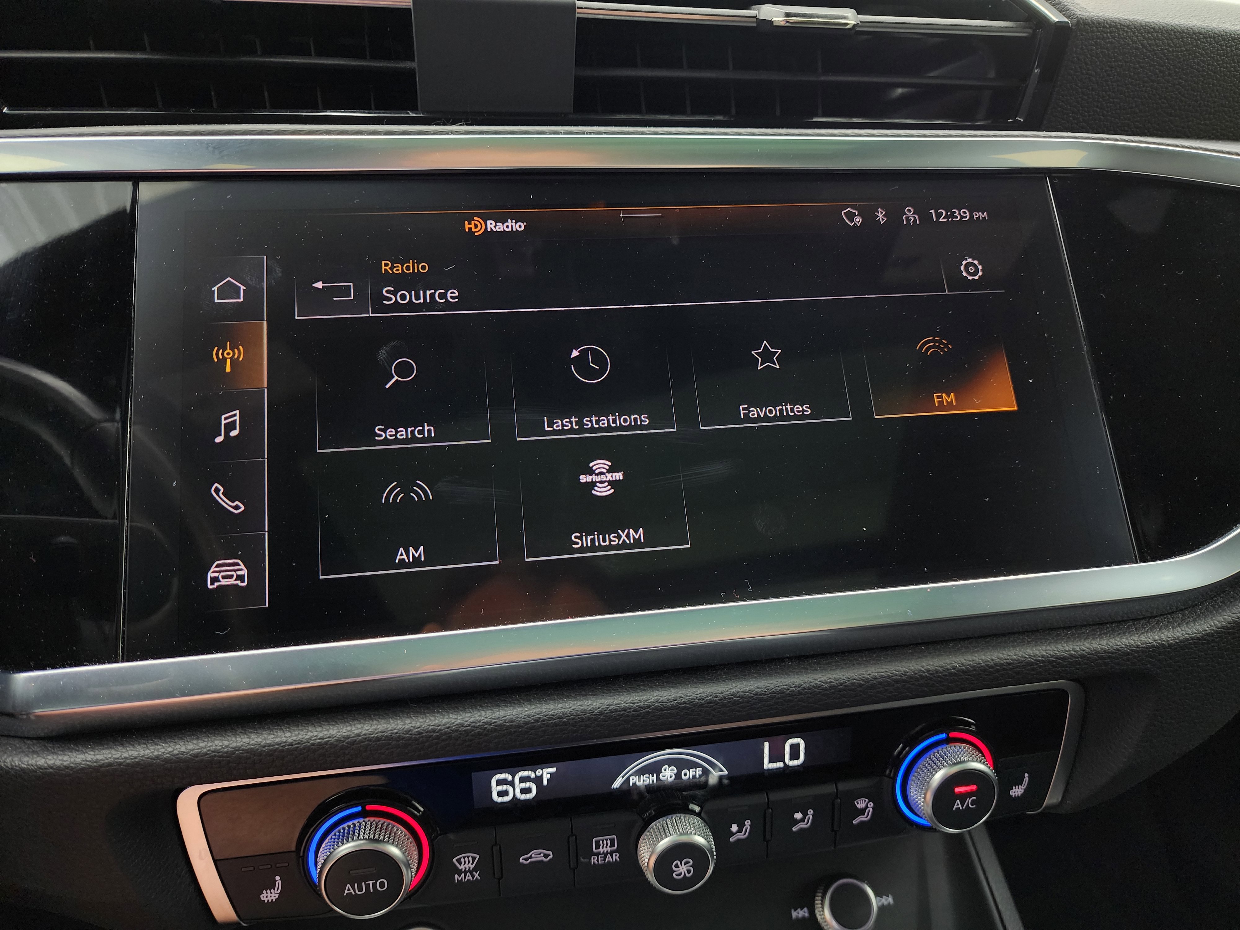 Used 2024 Audi Q3 2.0T Premium image 47