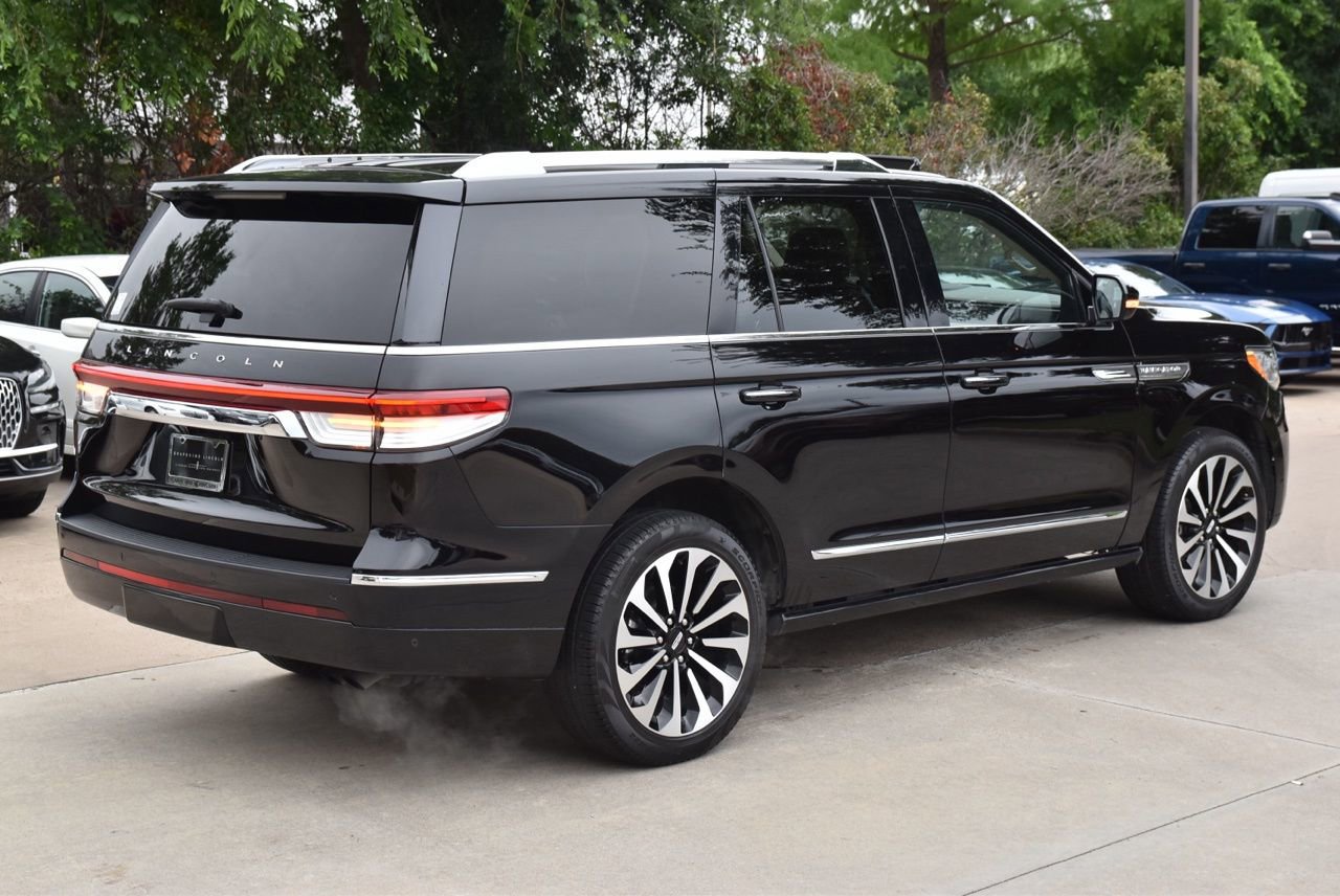 Certified 2023 Lincoln Navigator Reserve AWD/4WD image 7