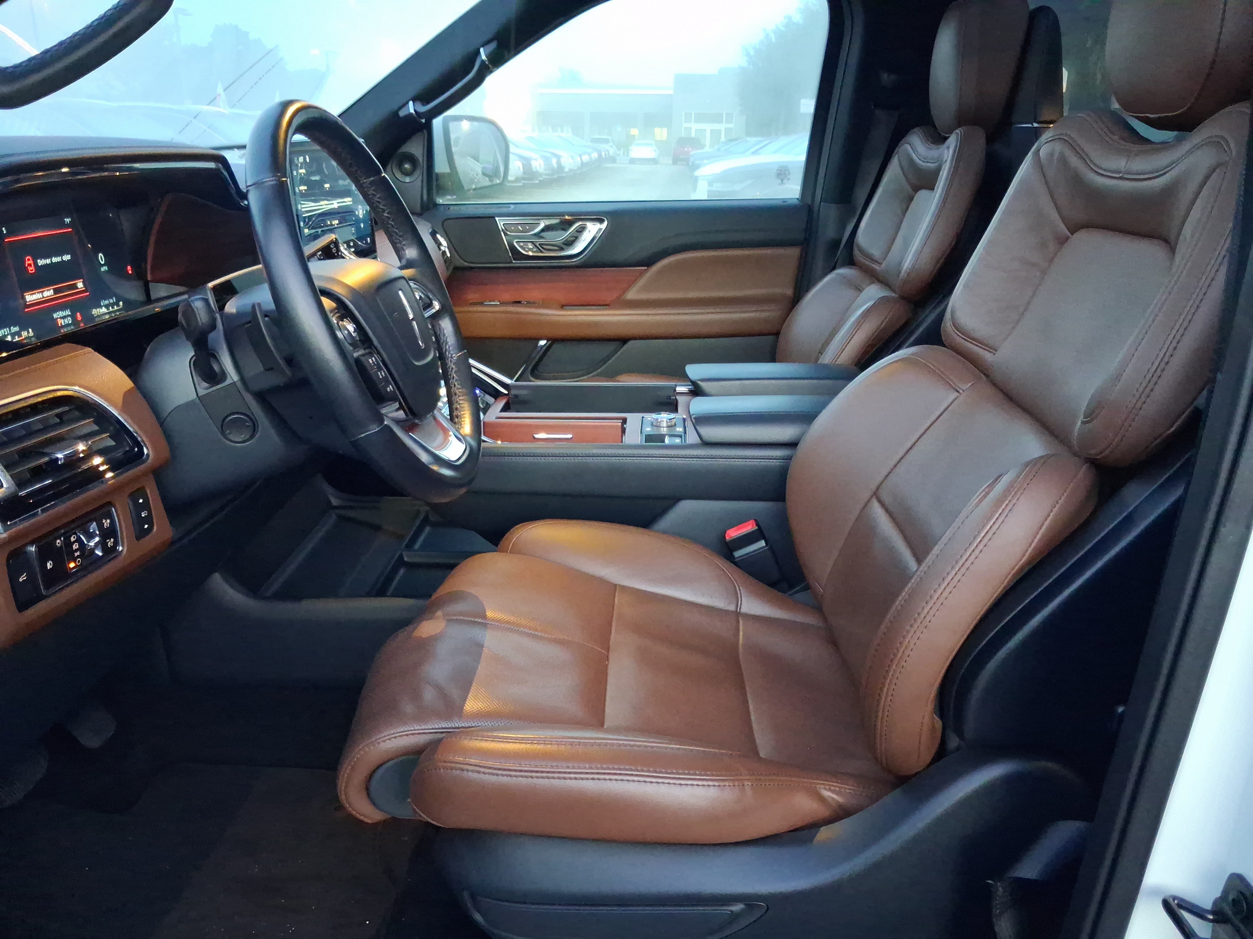 Certified 2023 Lincoln Navigator Reserve w/ Monochromatic Package AWD/4WD image 12