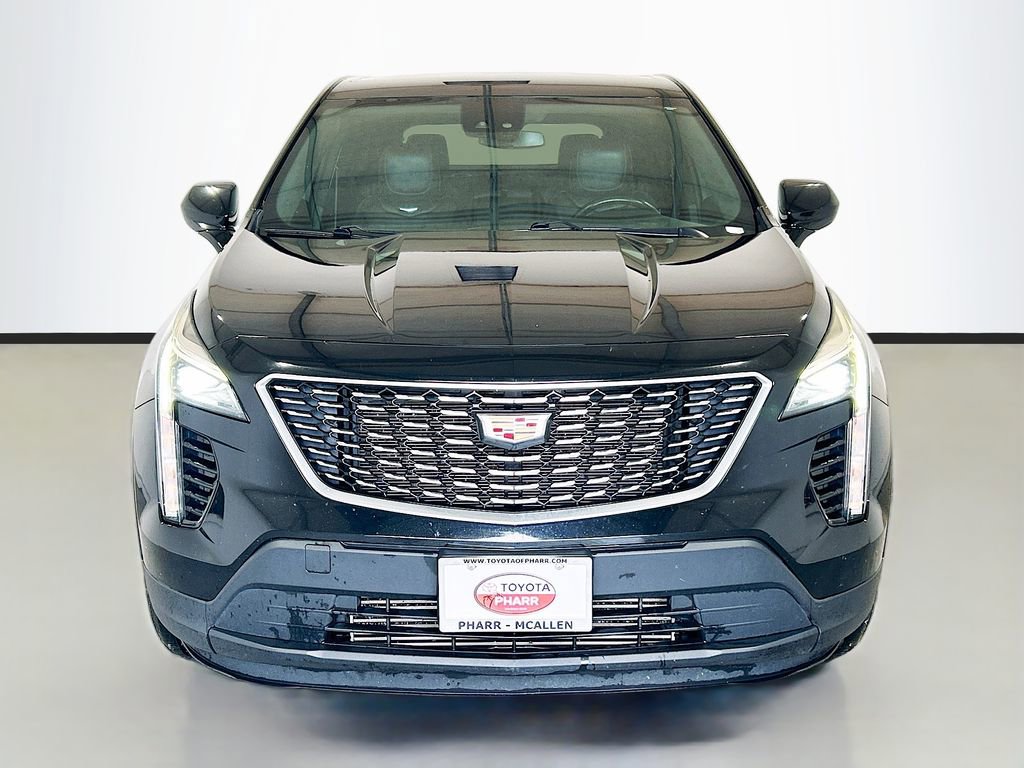 Used 2022 Cadillac XT4 Luxury w/ Cold Weather Package FWD image 2