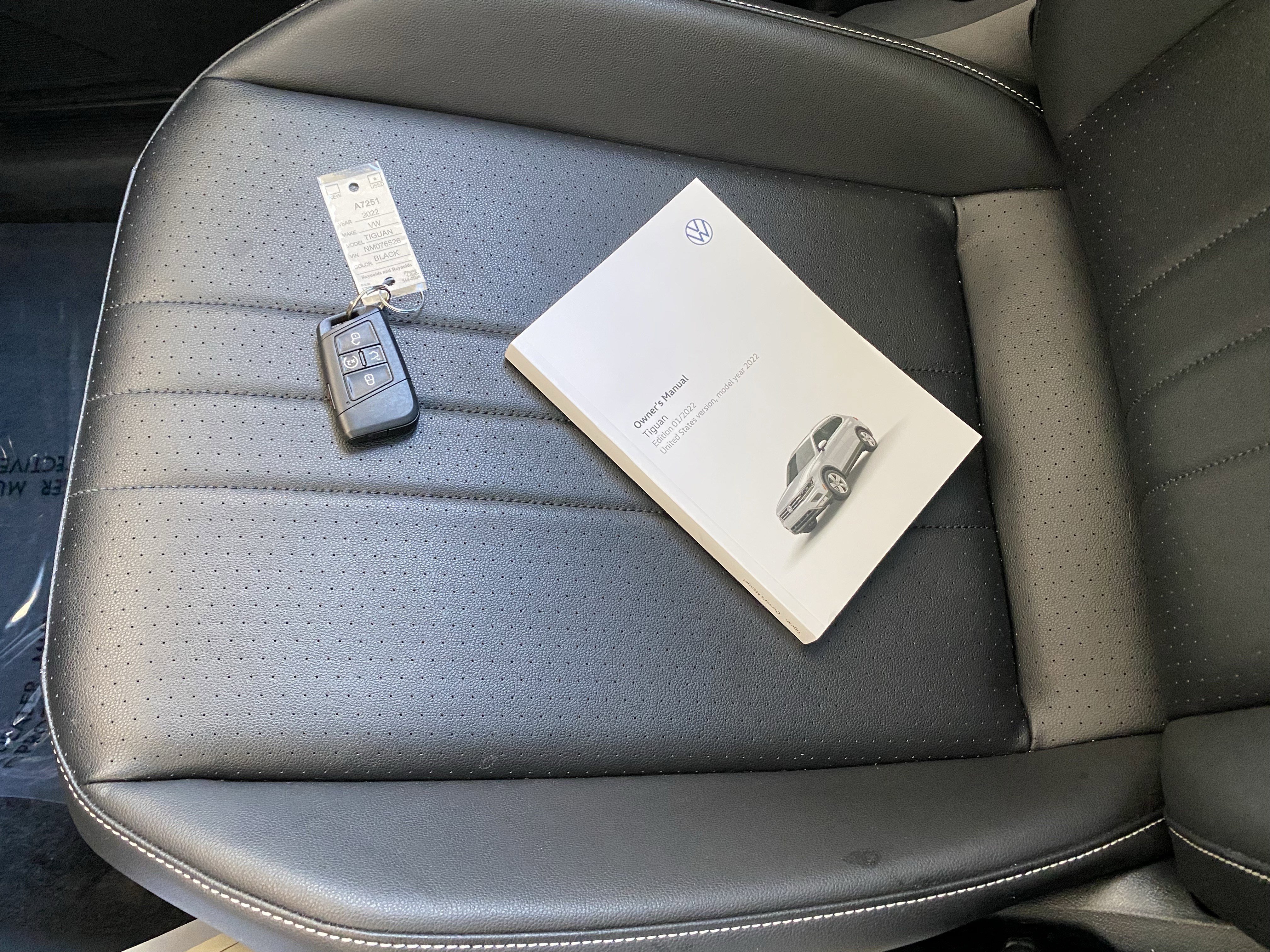 Certified 2022 Volkswagen Tiguan SE w/ Panoramic Sunroof Package FWD image 9