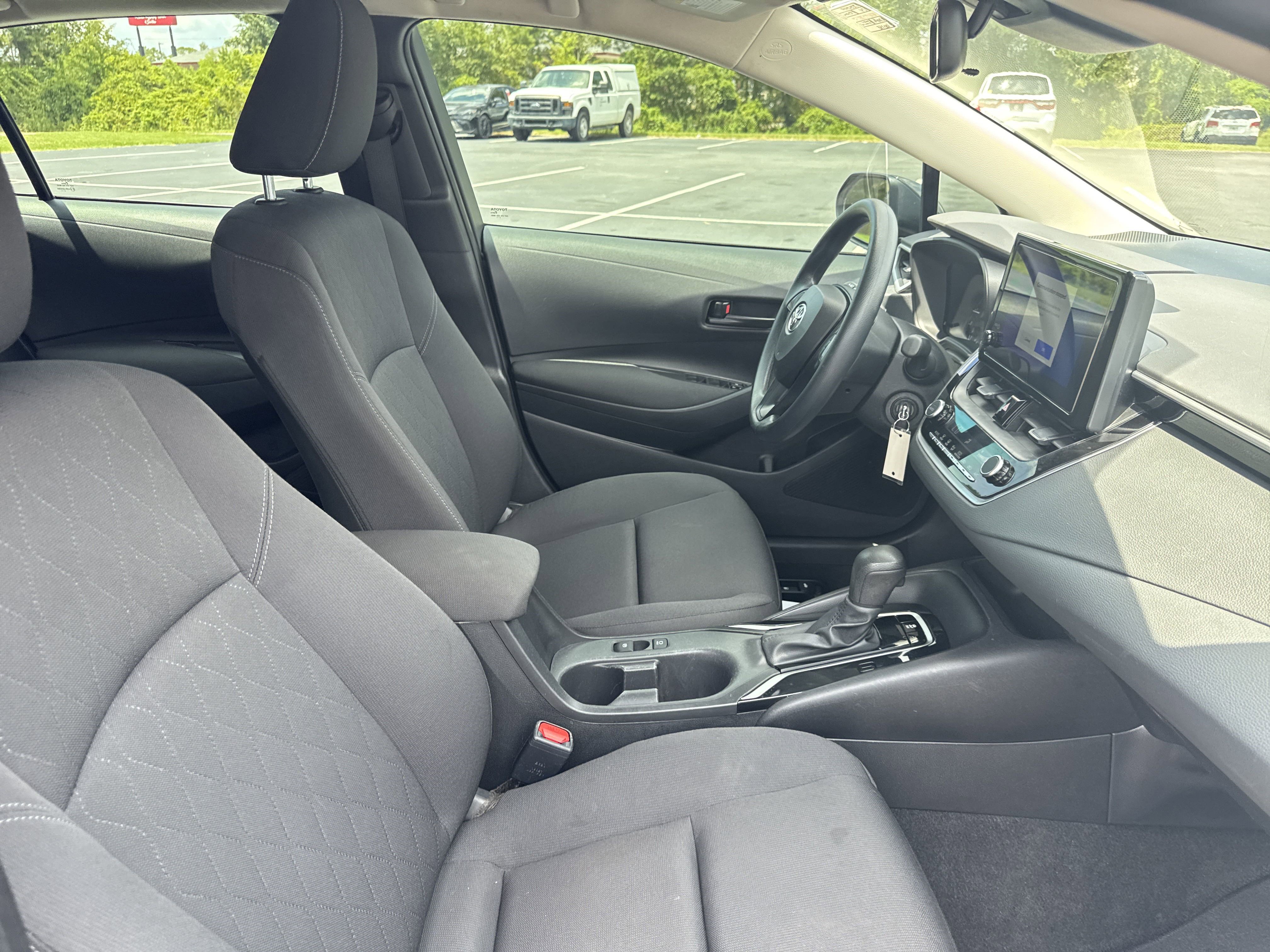 Used 2024 Toyota Corolla LE FWD image 31