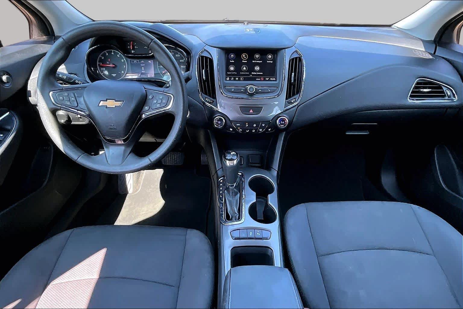 Used 2019 Chevrolet Cruze LT w/ Convenience Package FWD image 16