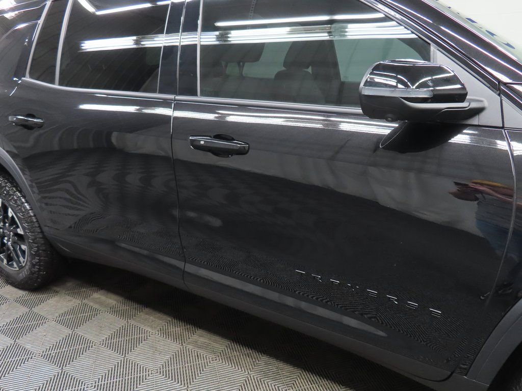 Used 2025 Chevrolet Traverse Z71 image 35