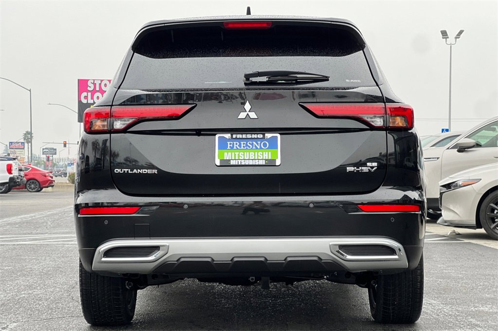 New 2025 Mitsubishi Outlander SE image 6