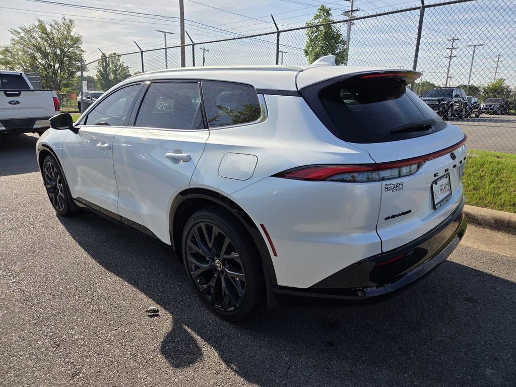 Used 2025 Toyota Crown Signia w/ Advanced Technology Package image 7