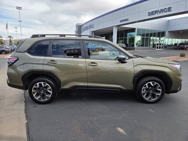 Used 2025 Subaru Forester Premium image 3