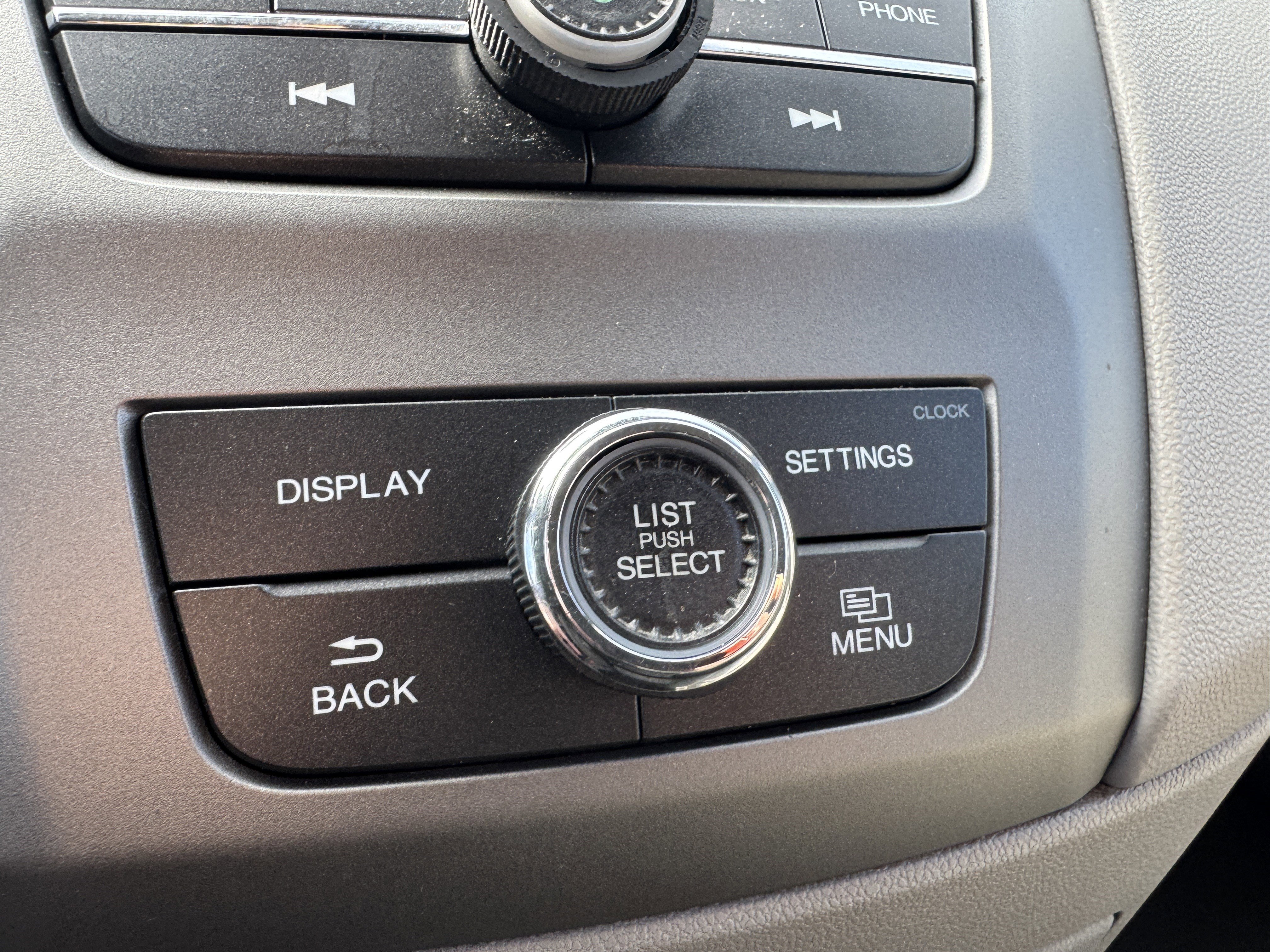 Used 2015 Honda Odyssey LX image 29