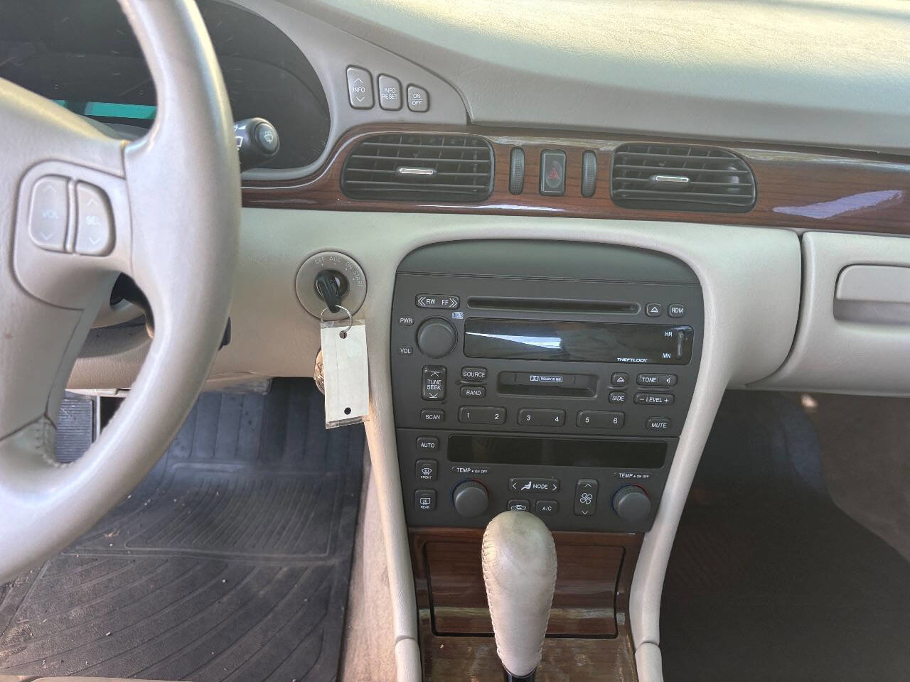 Used 1999 Cadillac Seville SLS w/ Convenience Pkg image 16