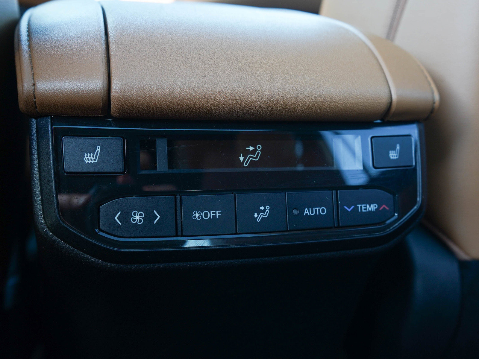 Used 2023 Toyota Highlander Platinum AWD/4WD image 17