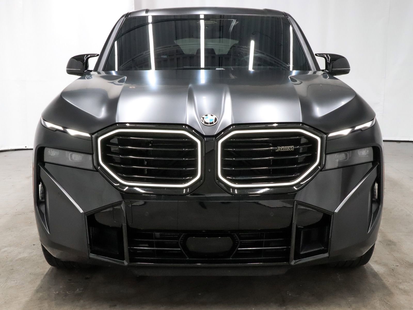 Used 2025 BMW XM AWD/4WD image 2