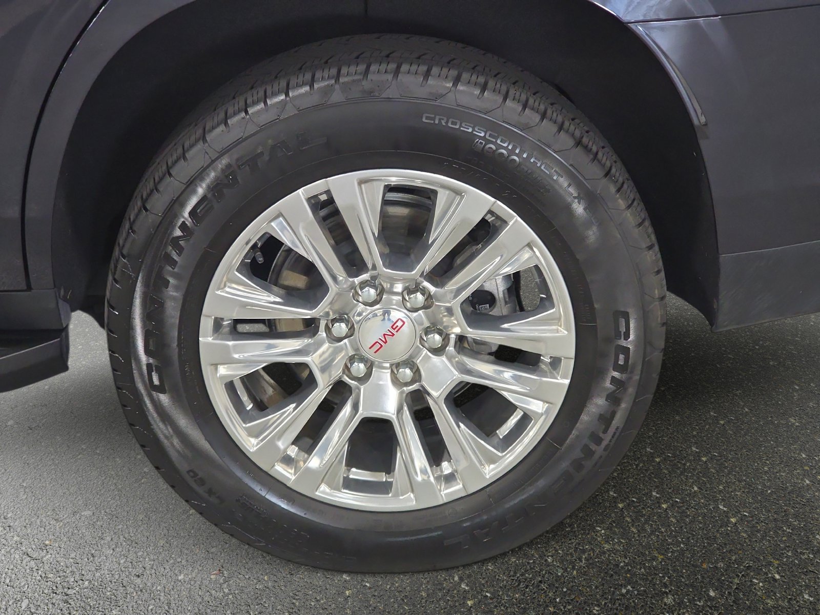 Used 2024 GMC Yukon Denali RWD image 32