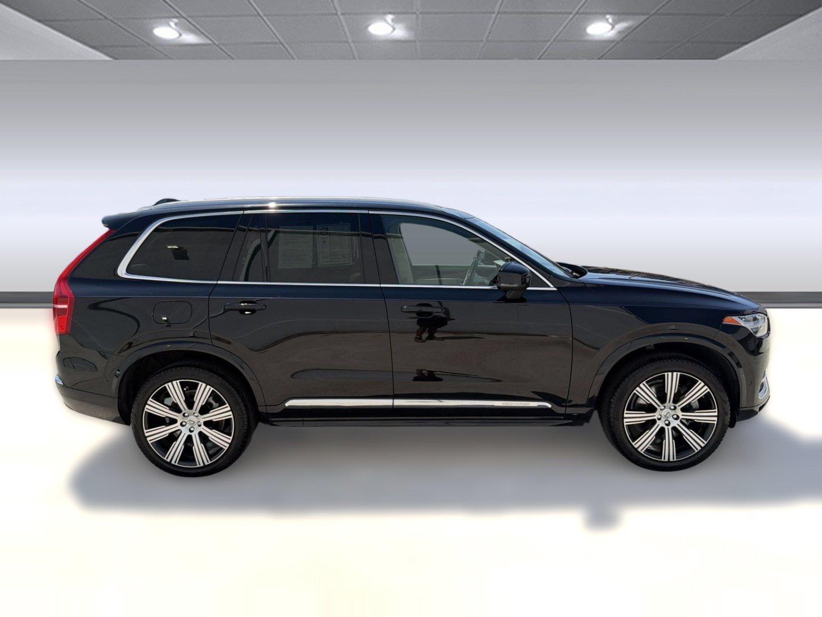 Used 2024 Volvo XC90 T8 Plus w/ Protection Package Premier AWD/4WD image 8