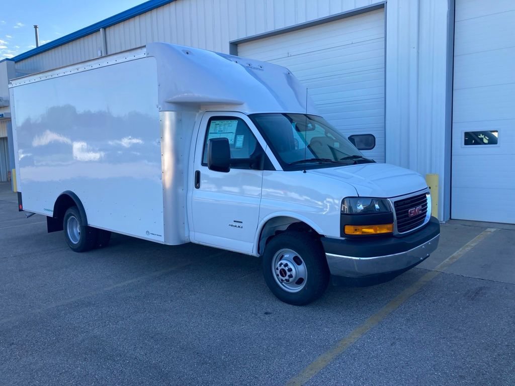 New 2026 GMC Savana 4500 w/ Power Convenience Package RWD image 2