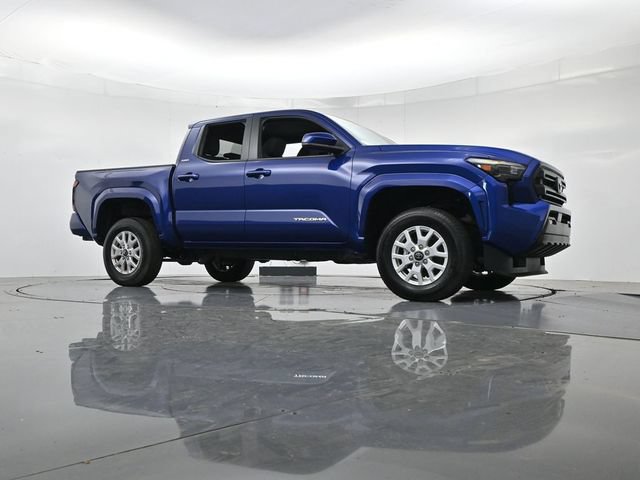 Used 2025 Toyota Tacoma SR5 RWD image 32