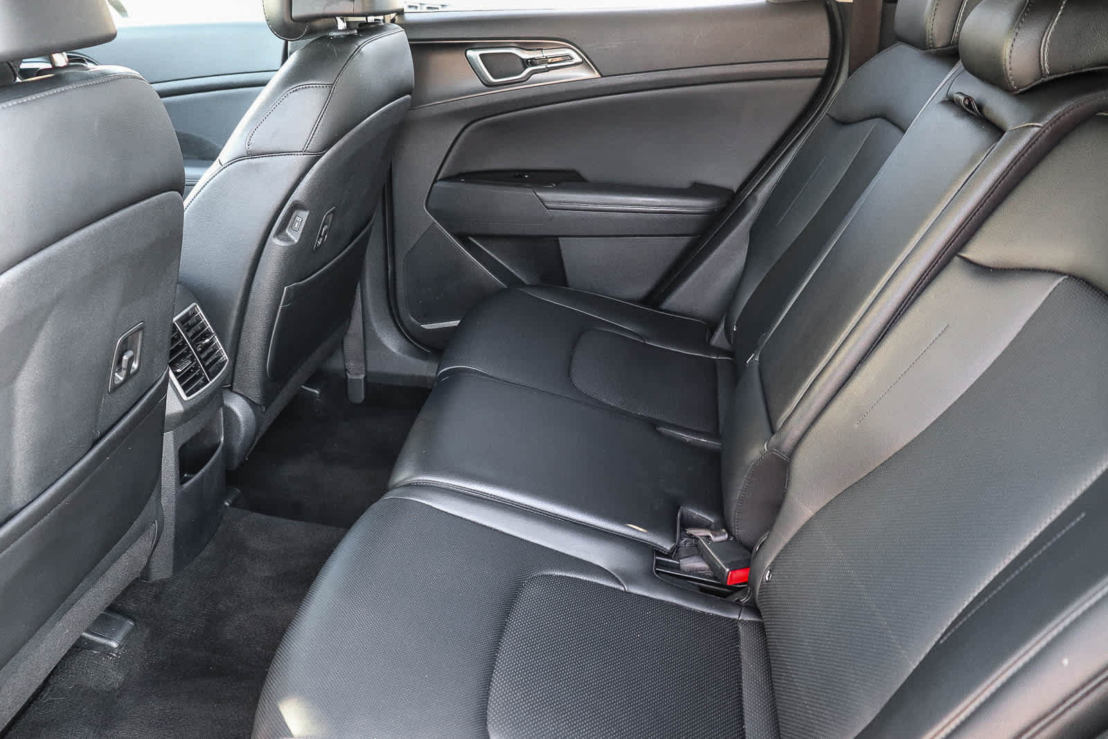 Used 2024 Kia Sportage EX FWD image 15