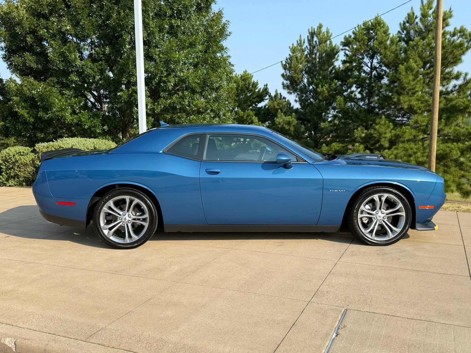 Used 2022 Dodge Challenger R/T w/ Shaker Package RWD image 8
