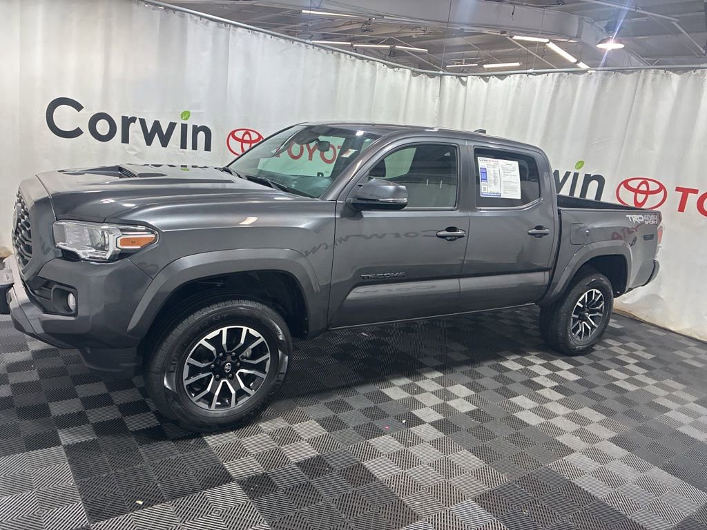 Used 2022 Toyota Tacoma TRD Sport w/ Technology Package image 4