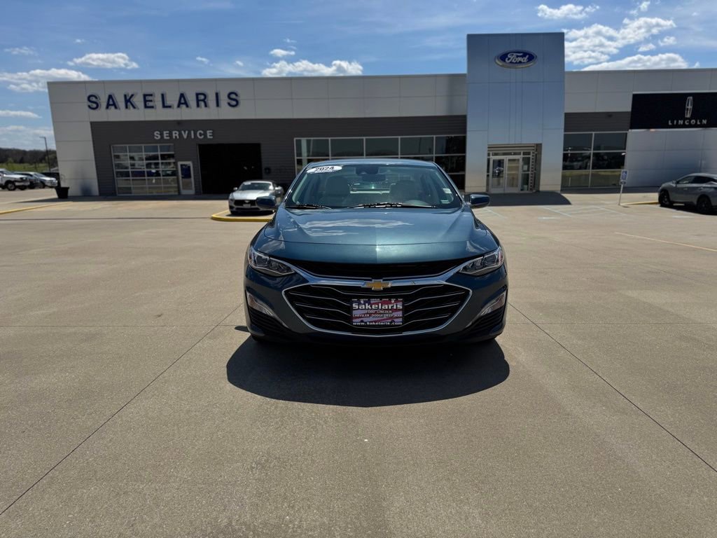Used 2024 Chevrolet Malibu LT FWD image 2