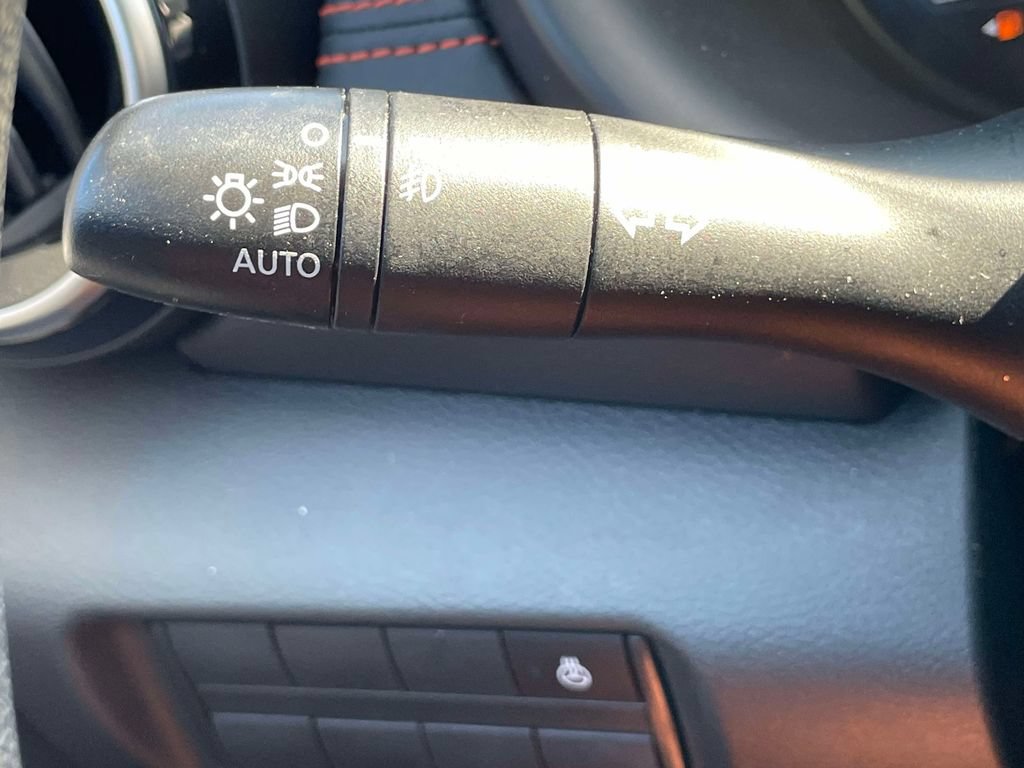 Used 2023 Nissan Kicks SR w/ SR Premium Package FWD image 25