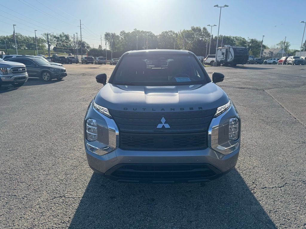 Used 2023 Mitsubishi Outlander SEL Black Edition AWD/4WD image 2
