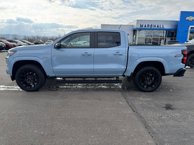 Used 2025 Chevrolet Colorado Z71 w/ Technology Package image 2