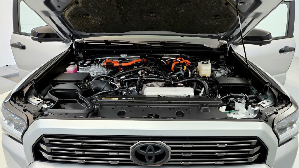 Certified 2025 Toyota 4Runner Platinum AWD/4WD image 14