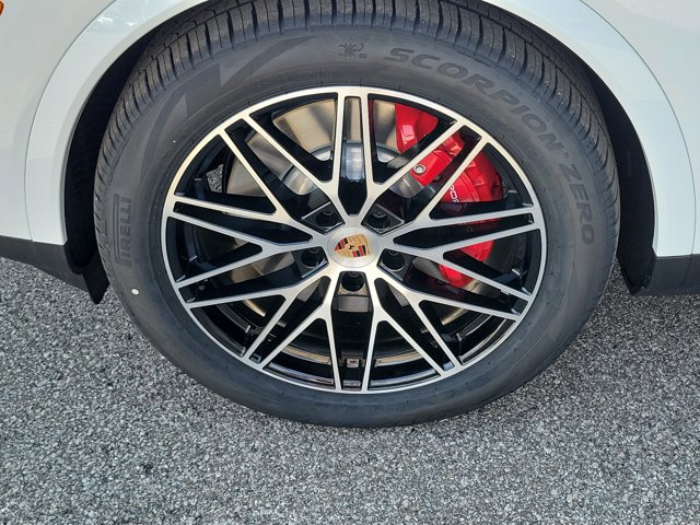 New 2026 Porsche Cayenne S AWD/4WD image 14