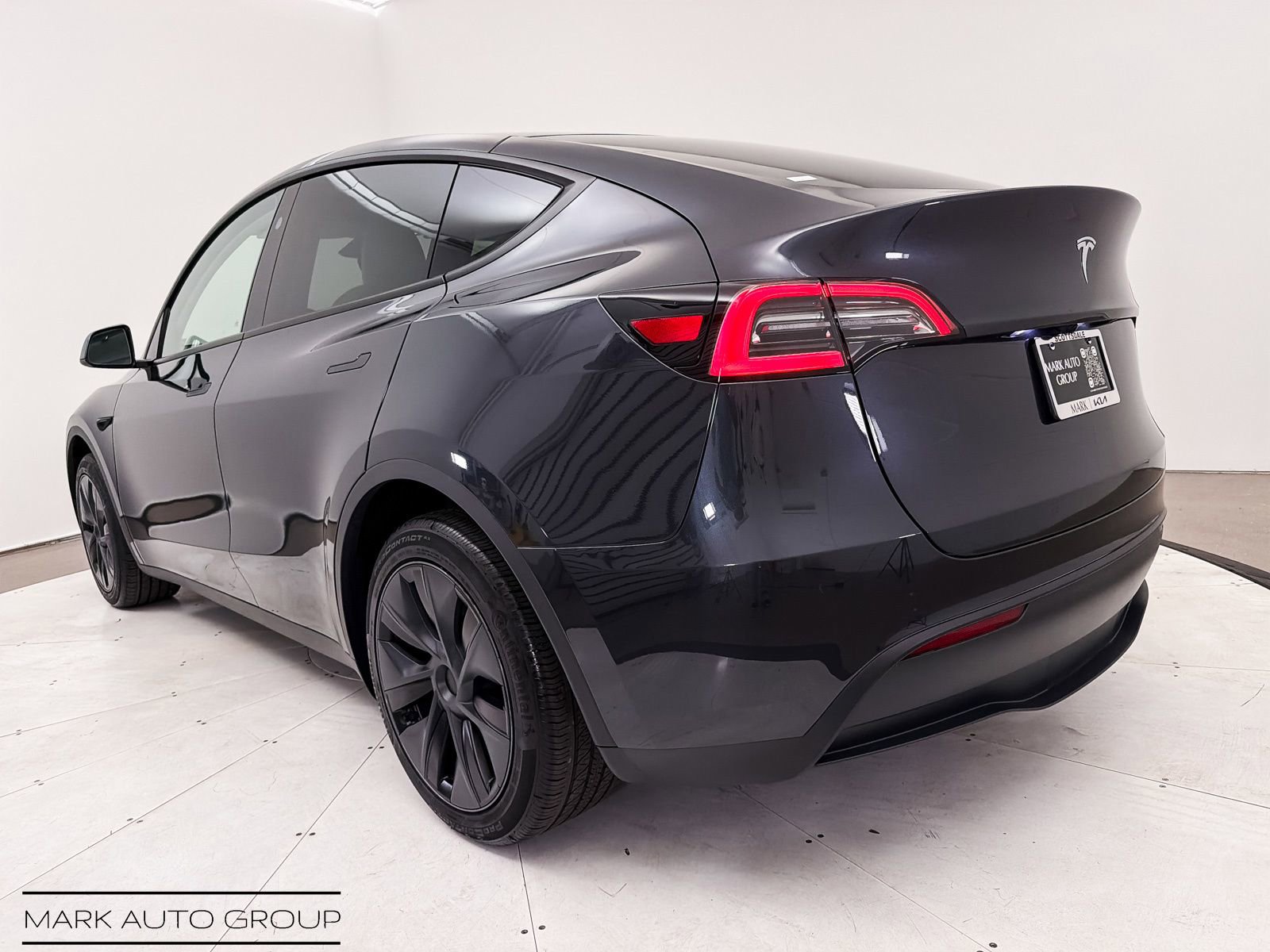 Used 2024 Tesla Model Y Long Range image 13