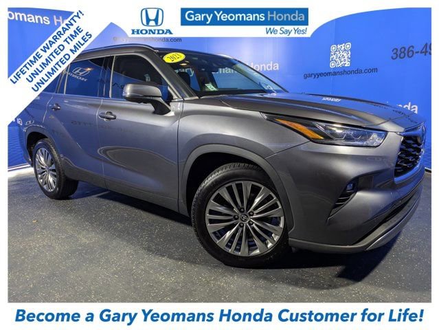 Used 2023 Toyota Highlander Platinum FWD image 1