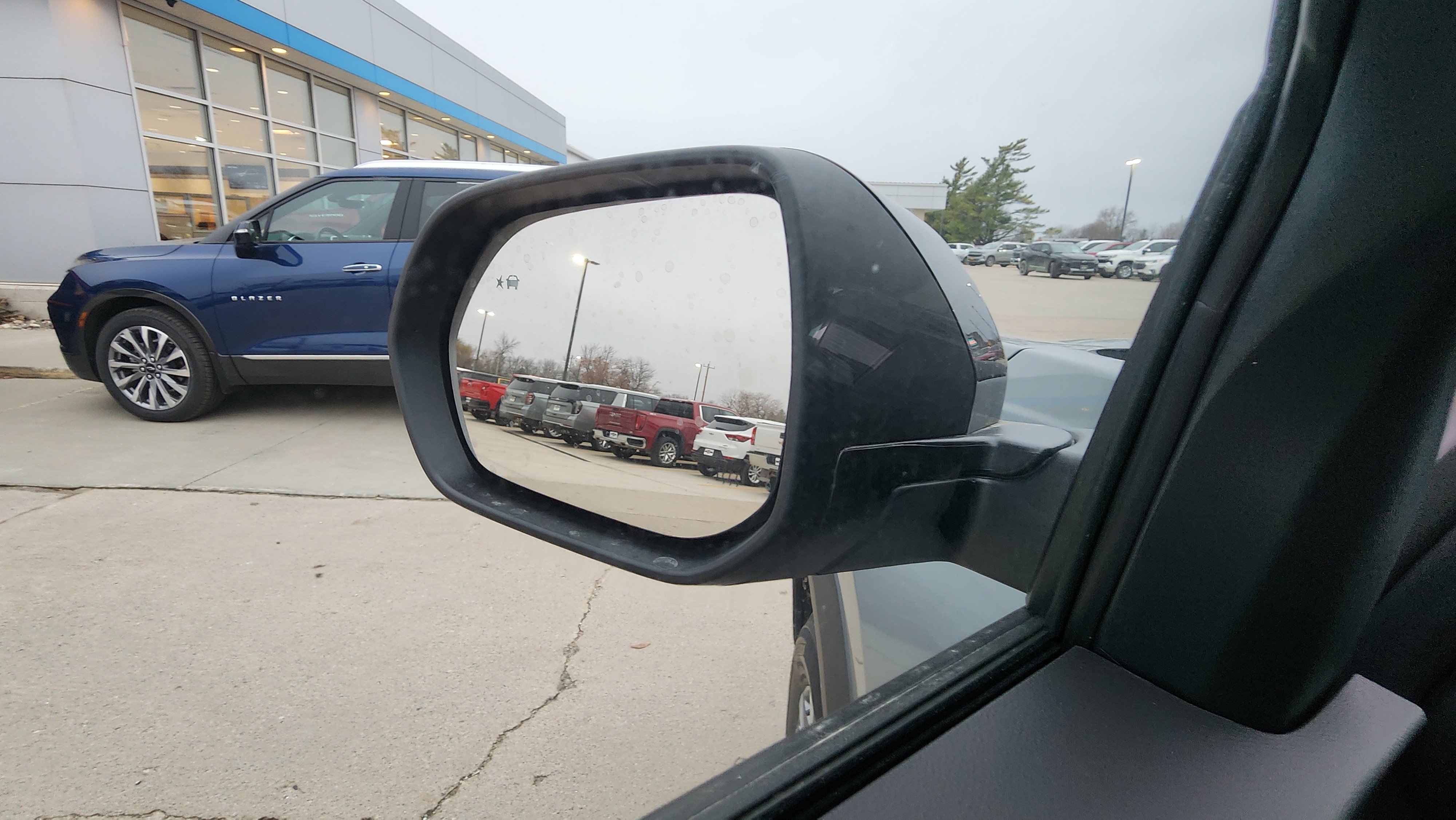 New 2026 Chevrolet Equinox LT image 8