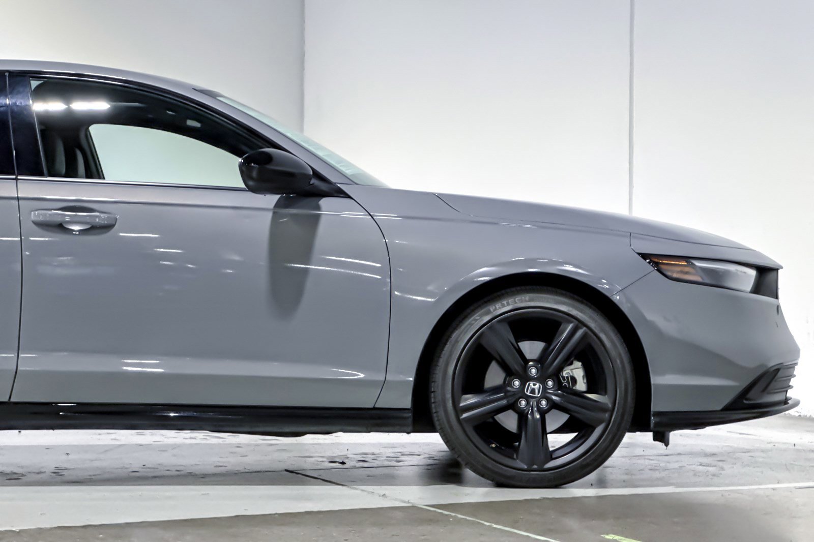 Used 2025 Honda Accord Sport image 33