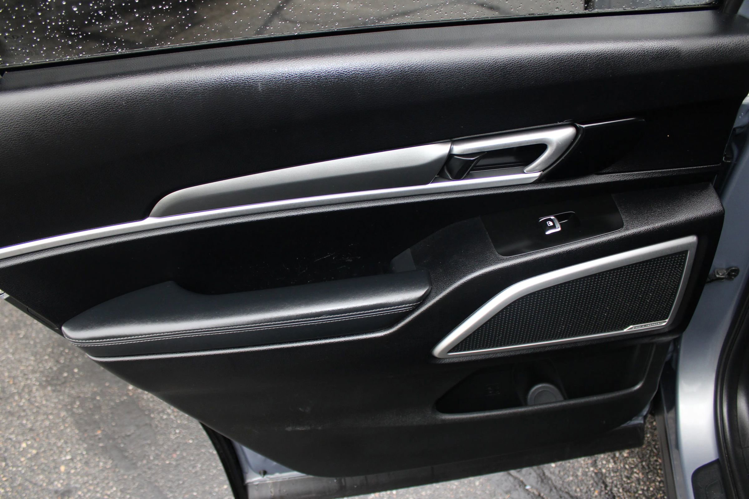 Used 2022 Kia Telluride S image 12