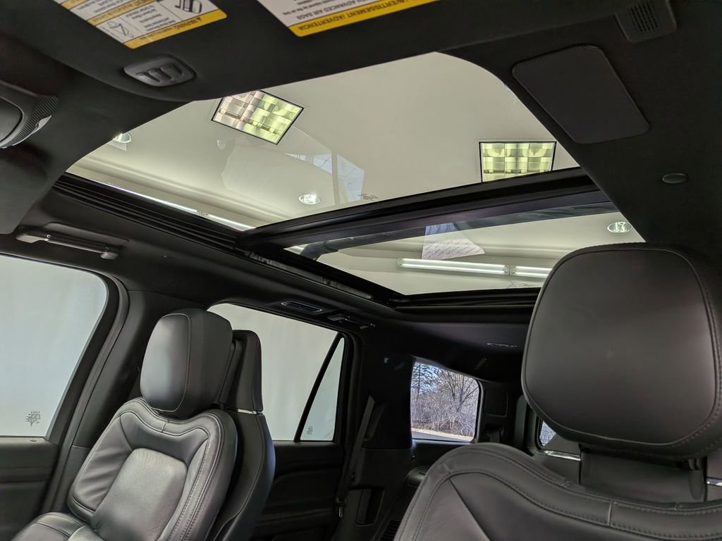 Used 2023 Lincoln Navigator Reserve image 15