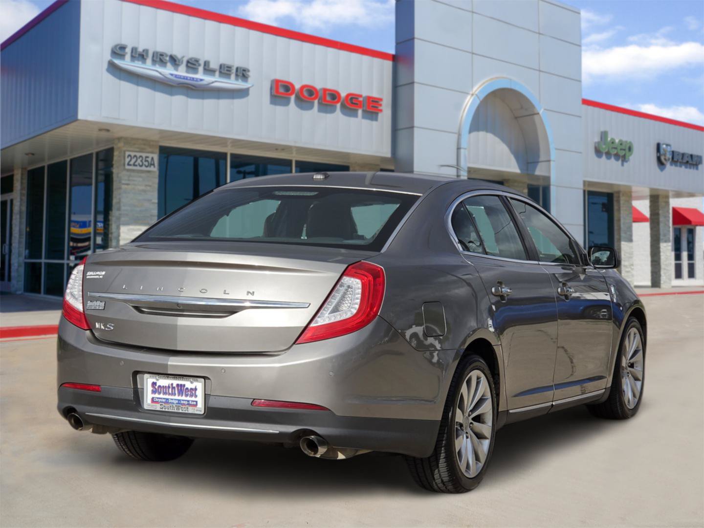 Used 2016 Lincoln MKS w/ Equipment Group 101A FWD image 5