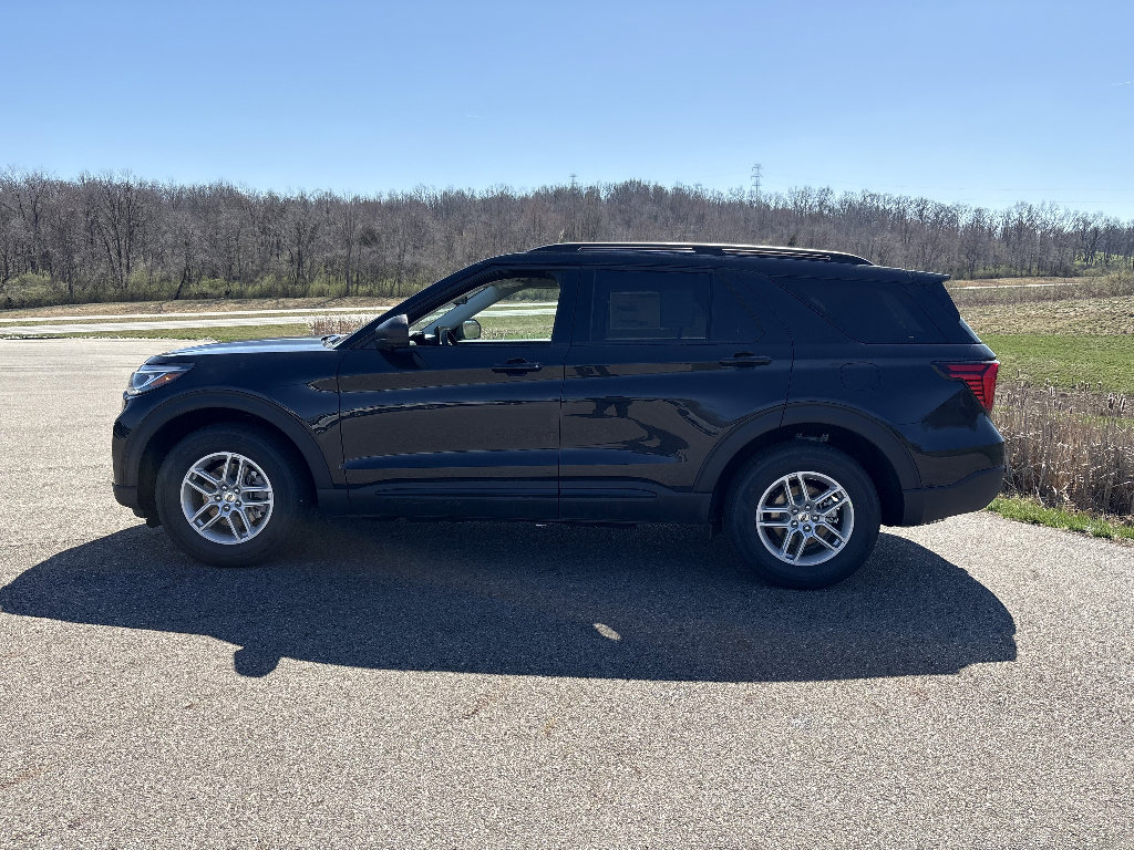New 2026 Ford Explorer Active image 2