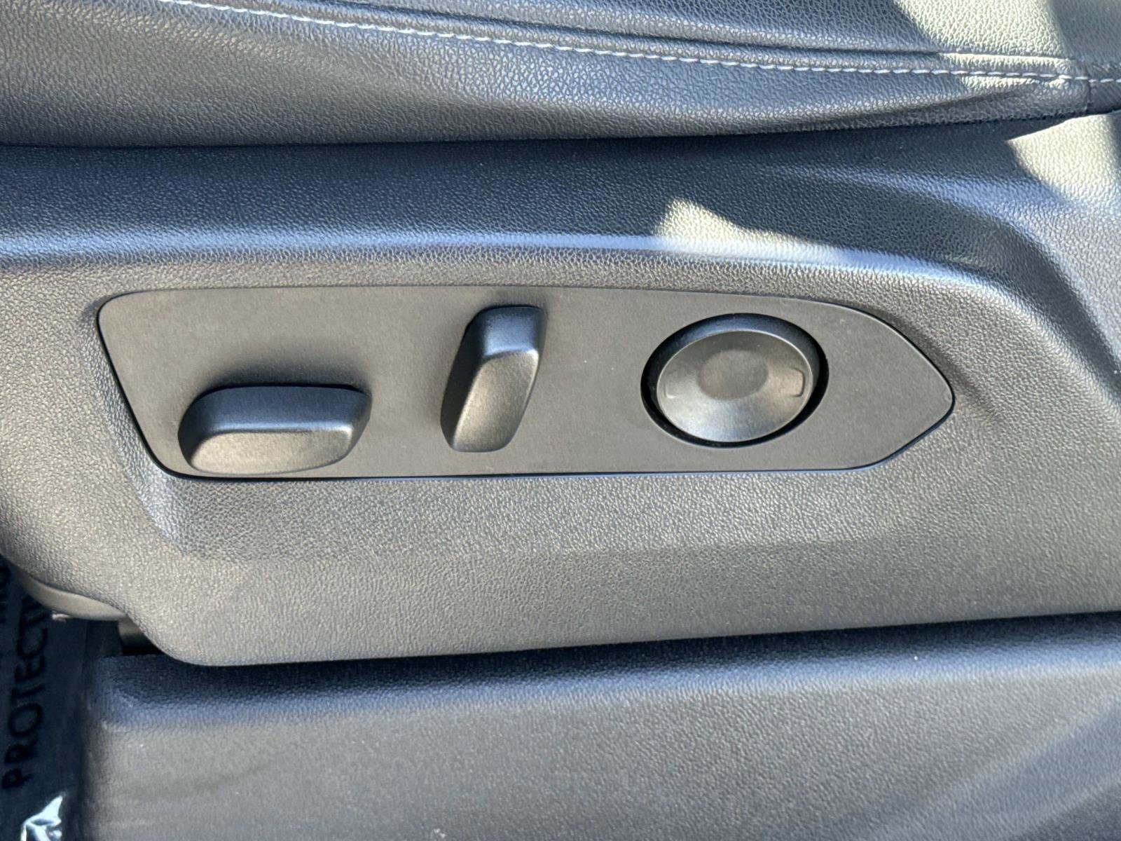 Used 2023 GMC Sierra 1500 SLT w/ SLT Premium Package image 14