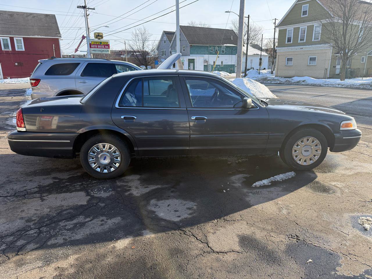Used 2005 Ford Crown Victoria Police Interceptor RWD image 4