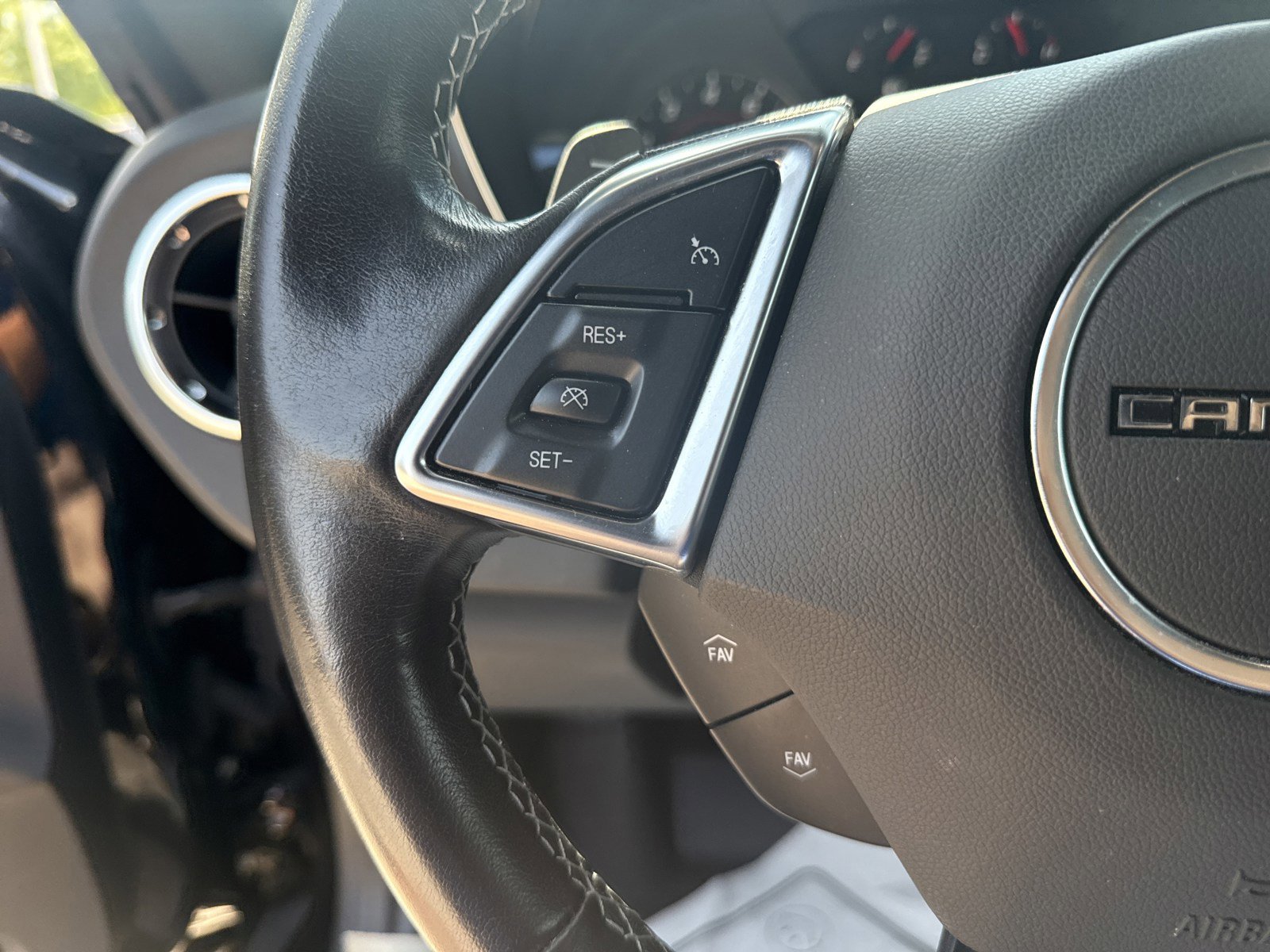 Used 2022 Chevrolet Camaro LT RWD image 17