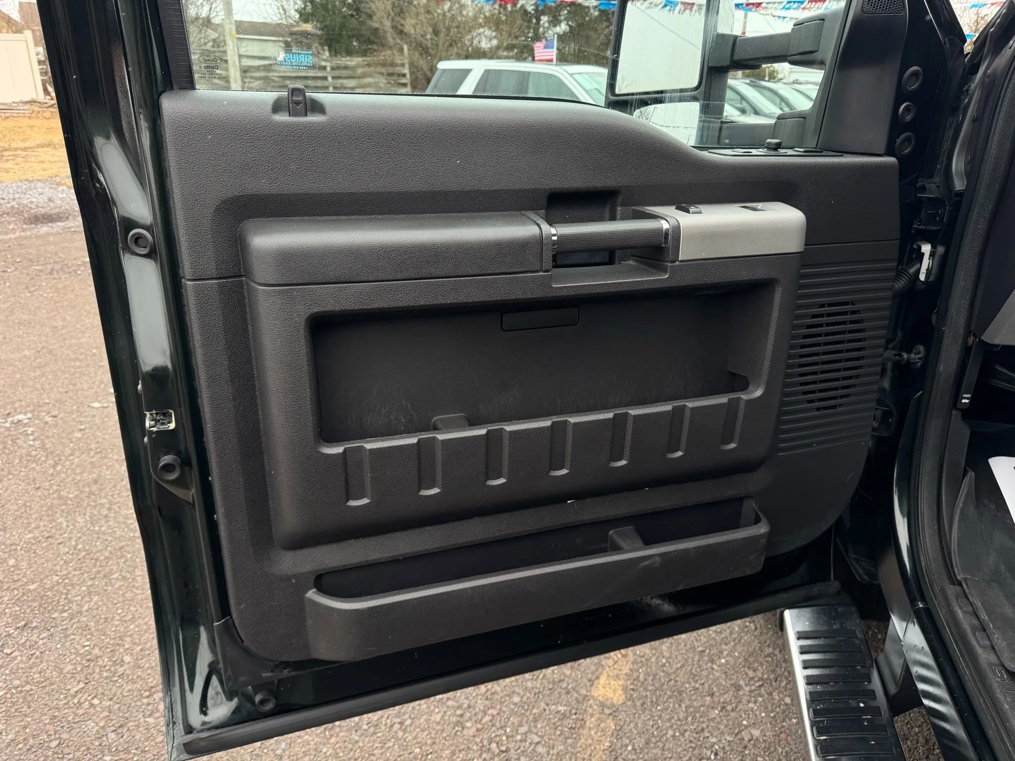 Used 2015 Ford F350 Lariat w/ Chrome Package image 9