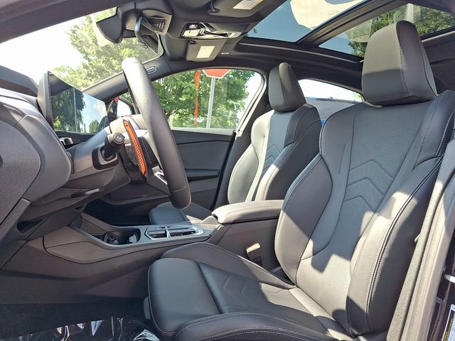 Used 2026 BMW M235i xDrive w/ Technology Package AWD/4WD image 13