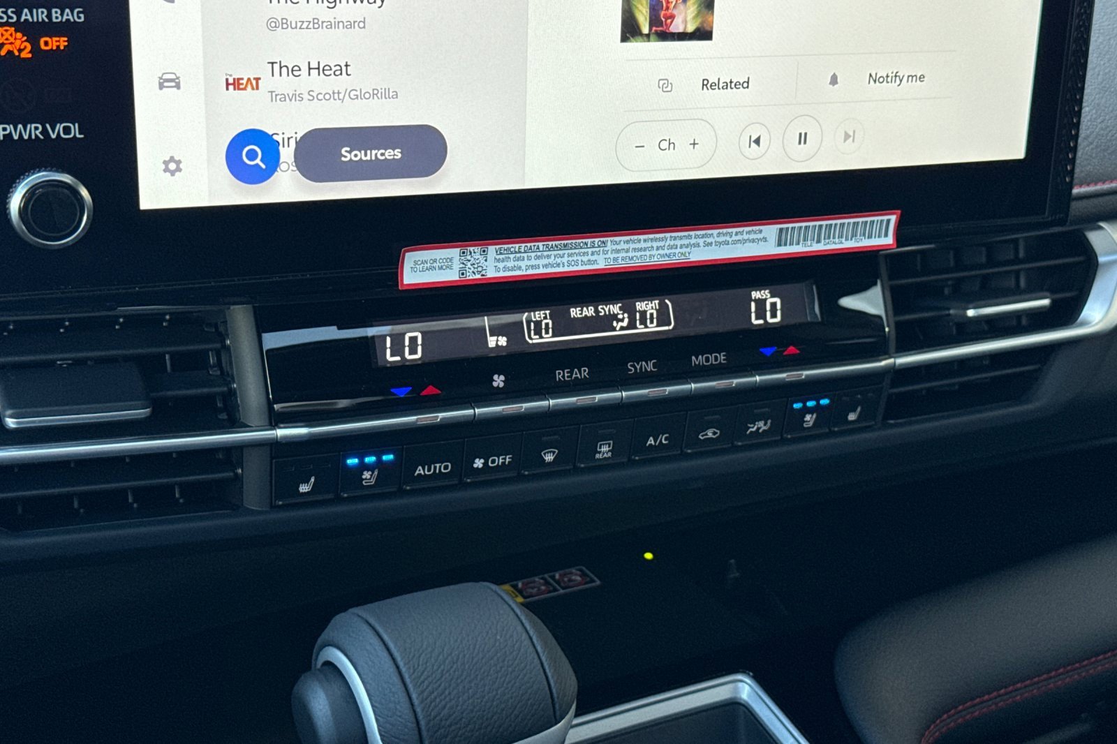 Certified 2025 Toyota Sienna XSE image 28